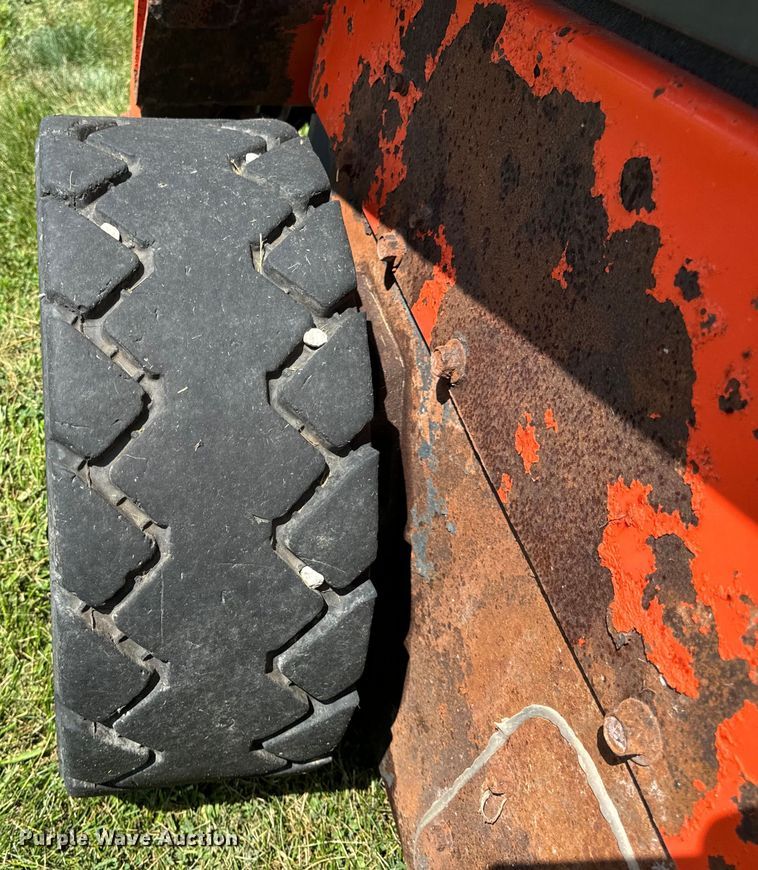 image for item OF9860 2016 Kubota SSV75 skid steer loader