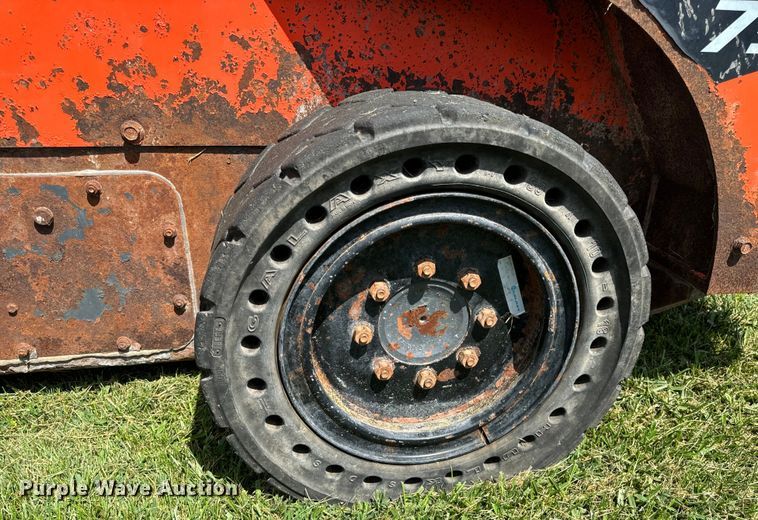 image for item OF9860 2016 Kubota SSV75 skid steer loader