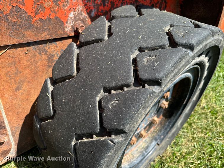 image for item OF9860 2016 Kubota SSV75 skid steer loader