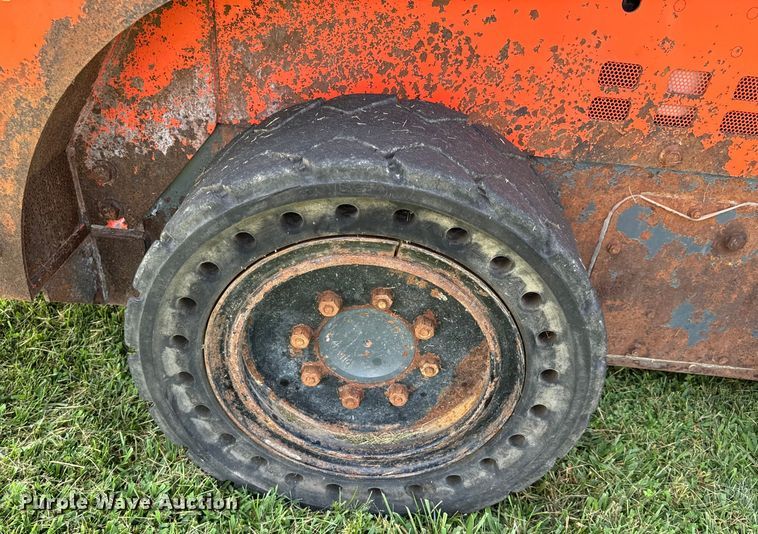 image for item OF9860 2016 Kubota SSV75 skid steer loader