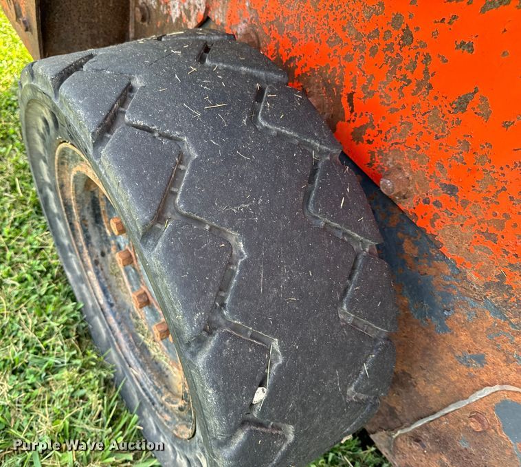 image for item OF9860 2016 Kubota SSV75 skid steer loader