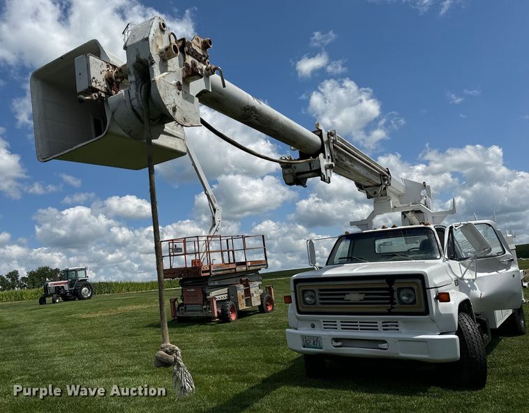 image for item OF9861 1983 Chevrolet  C70 bucket truck
