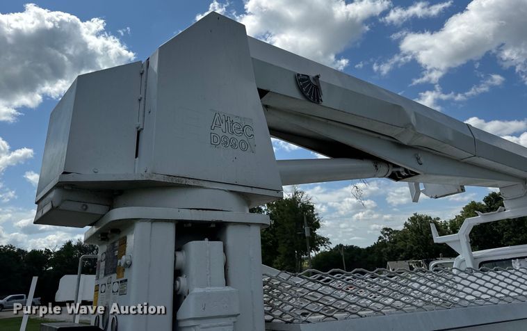 image for item OF9861 1983 Chevrolet  C70 bucket truck