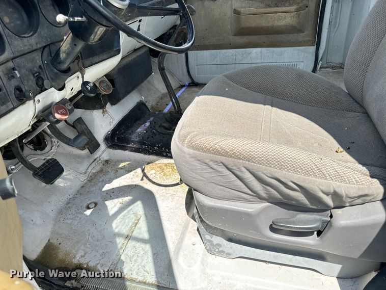 image for item OF9861 1983 Chevrolet  C70 bucket truck