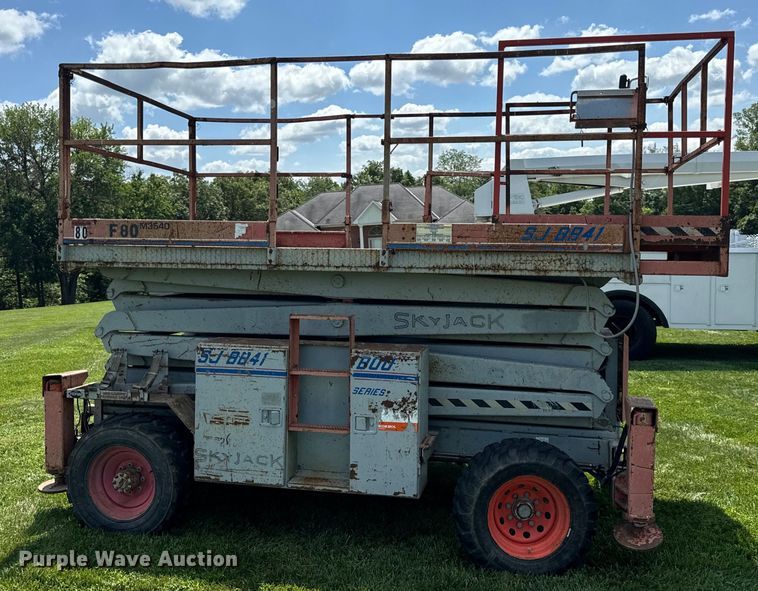 image for item OF9862 2002 SkyJack SJ8841 scissor lift