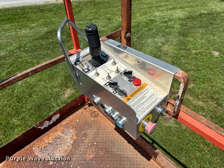 image for item OF9862 2002 SkyJack SJ8841 scissor lift