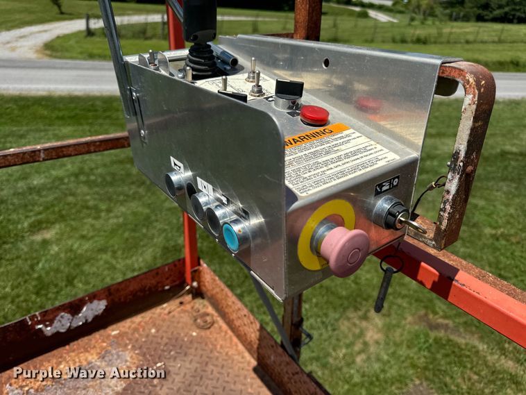 image for item OF9862 2002 SkyJack SJ8841 scissor lift