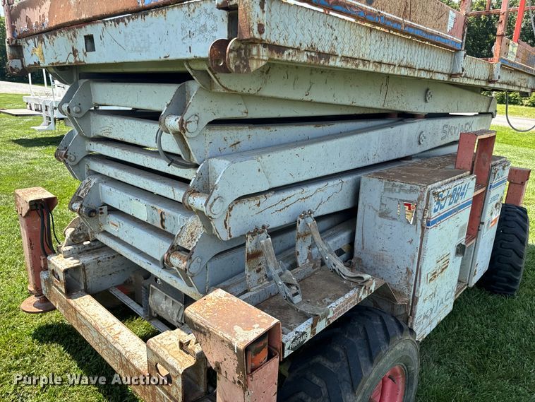 image for item OF9862 2002 SkyJack SJ8841 scissor lift