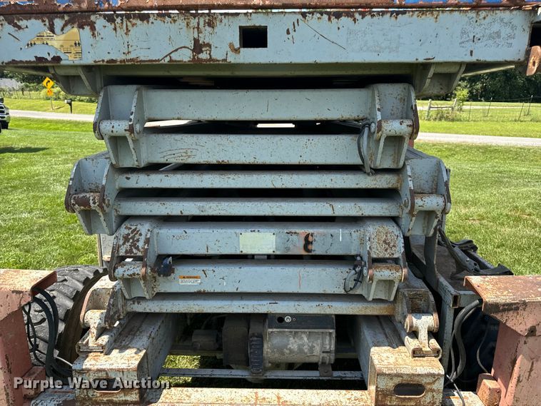 image for item OF9862 2002 SkyJack SJ8841 scissor lift