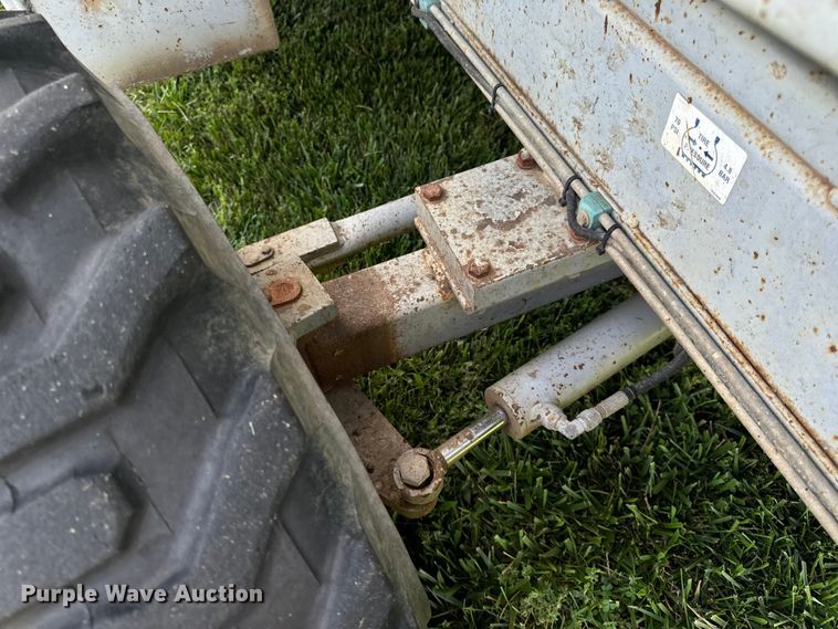 image for item OF9862 2002 SkyJack SJ8841 scissor lift