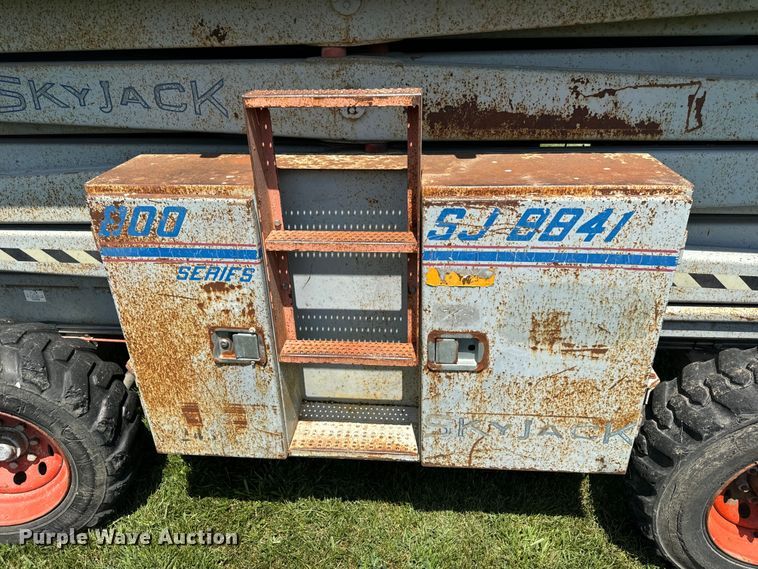 image for item OF9862 2002 SkyJack SJ8841 scissor lift