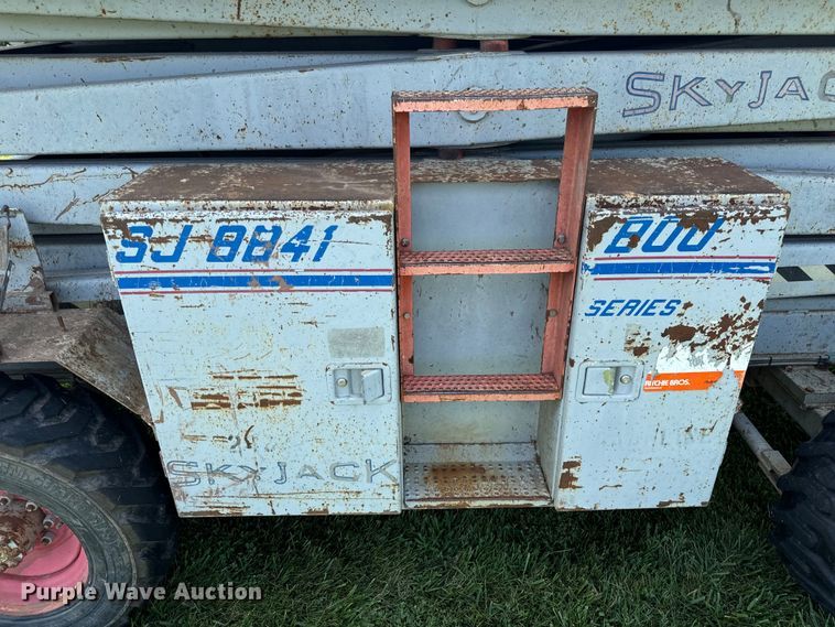 image for item OF9862 2002 SkyJack SJ8841 scissor lift