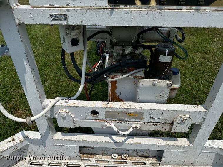 image for item OF9863 1994 Snorkelift ATB60 boom lift