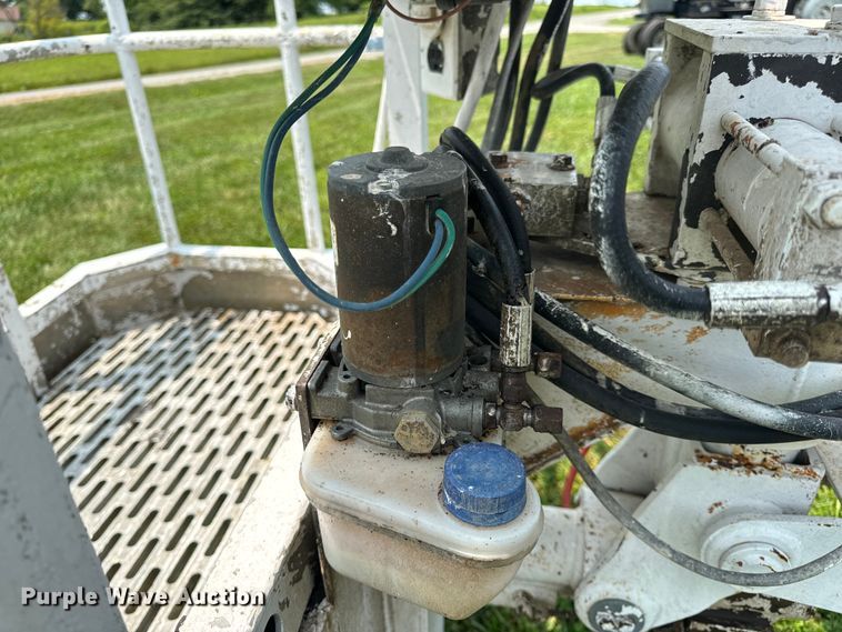 image for item OF9863 1994 Snorkelift ATB60 boom lift