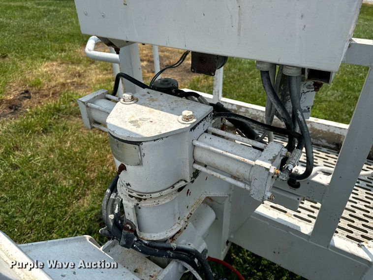 image for item OF9863 1994 Snorkelift ATB60 boom lift