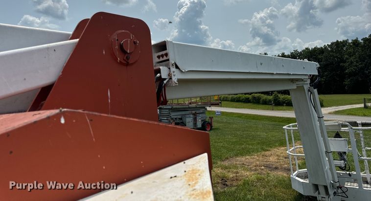 image for item OF9863 1994 Snorkelift ATB60 boom lift