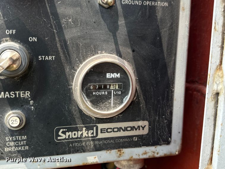 image for item OF9863 1994 Snorkelift ATB60 boom lift