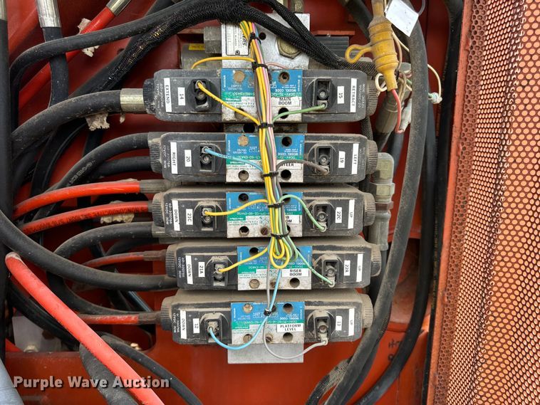 image for item OF9863 1994 Snorkelift ATB60 boom lift