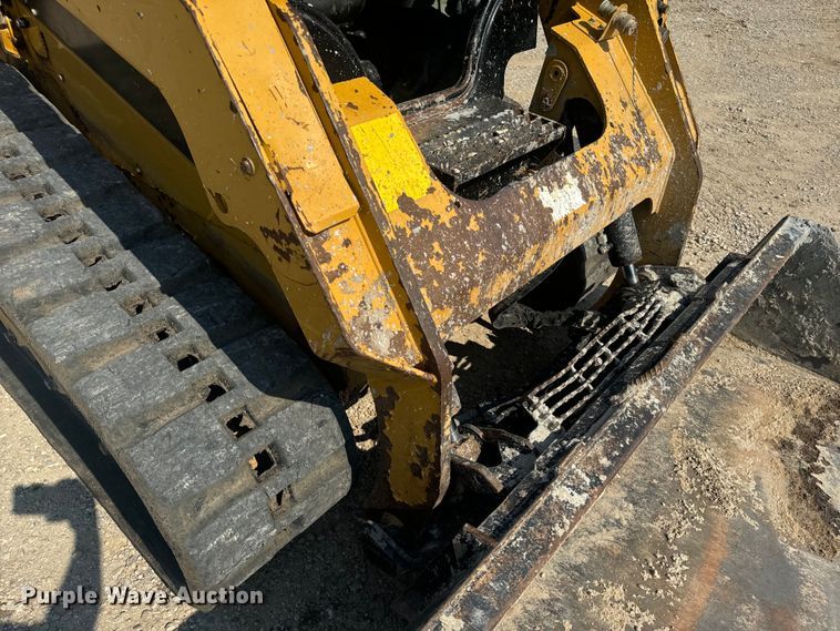 image for item OF9877 2016 Caterpillar  259D tracked skid steer loader