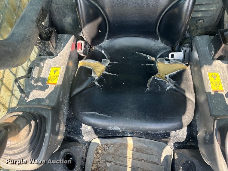 image for item OF9877 2016 Caterpillar  259D tracked skid steer loader