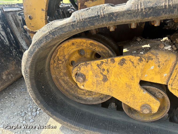 image for item OF9877 2016 Caterpillar  259D tracked skid steer loader