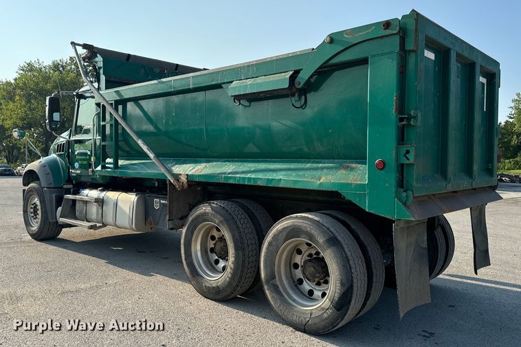 image for item OF9880 2018 Mack GU713 dump truck