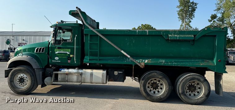 image for item OF9880 2018 Mack GU713 dump truck