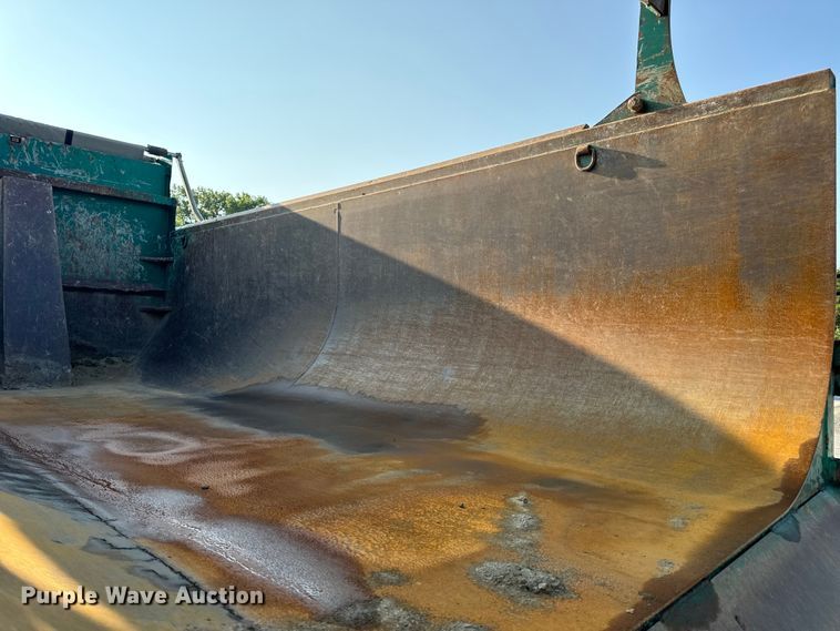 image for item OF9880 2018 Mack GU713 dump truck