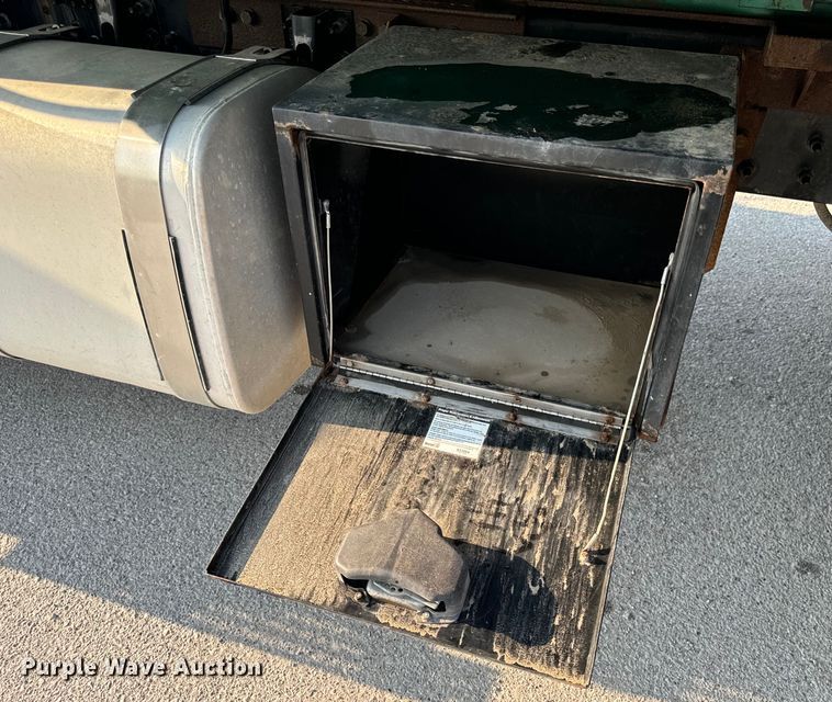 image for item OF9880 2018 Mack GU713 dump truck