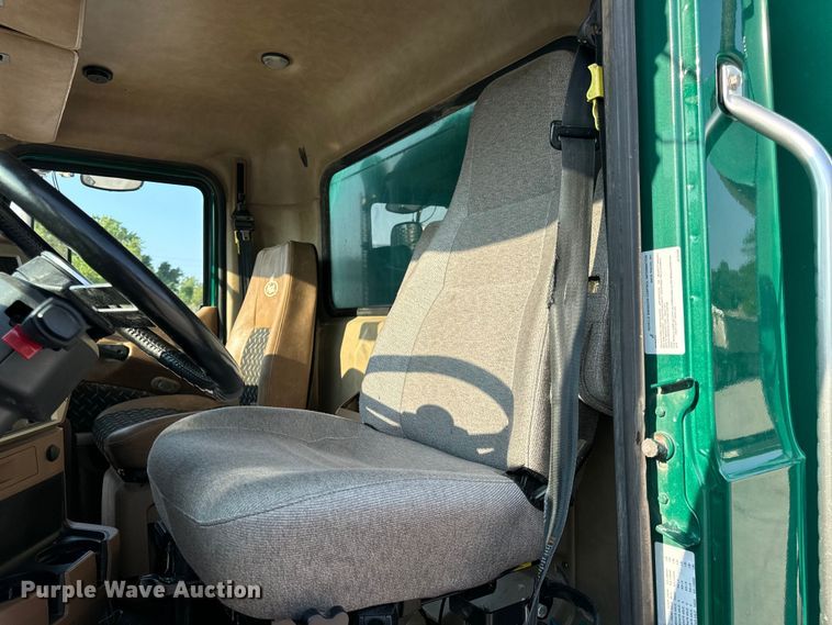 image for item OF9880 2018 Mack GU713 dump truck