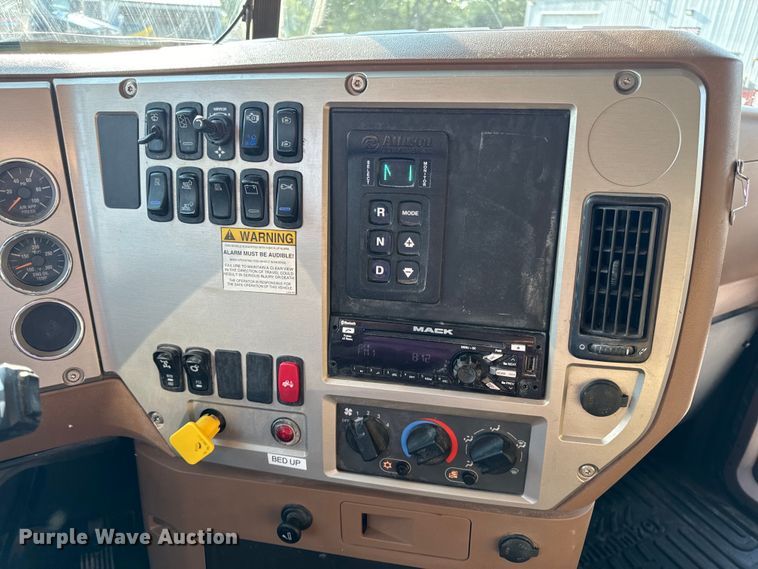 image for item OF9880 2018 Mack GU713 dump truck