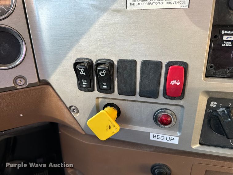 image for item OF9880 2018 Mack GU713 dump truck