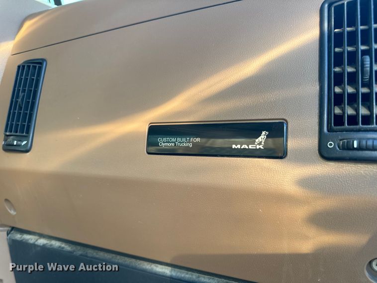 image for item OF9880 2018 Mack GU713 dump truck