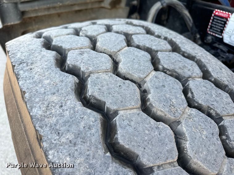 image for item OF9880 2018 Mack GU713 dump truck