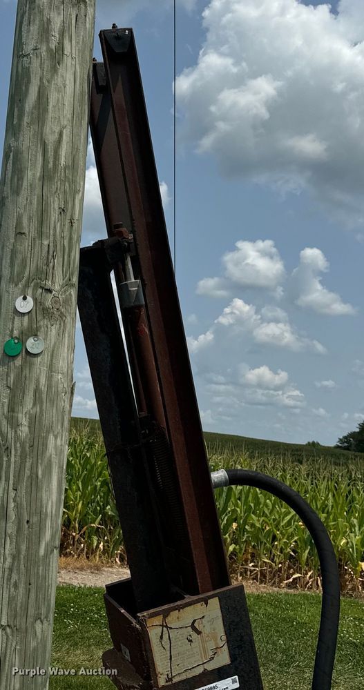 image for item OF9885 Shaver HD10 skid steer post driver