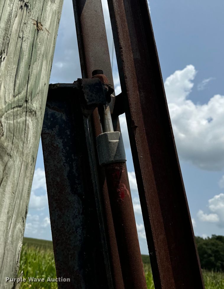 image for item OF9885 Shaver HD10 skid steer post driver