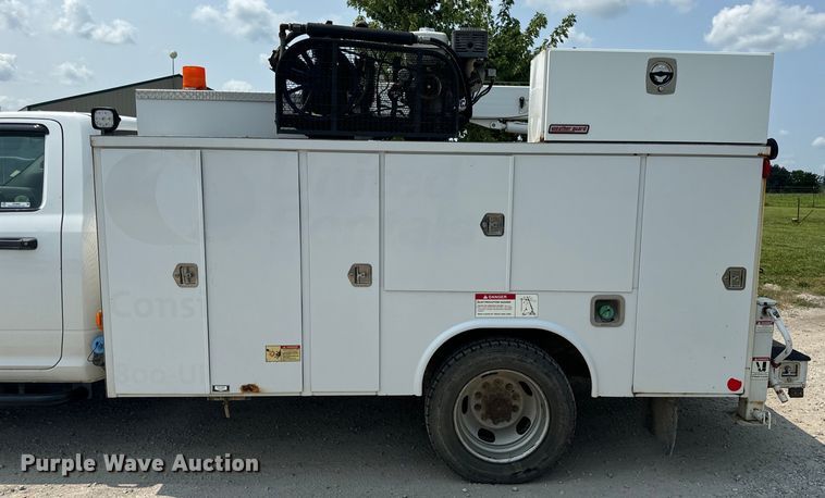 image for item OF9886 2012 Dodge Ram 5500HD utility / service truck