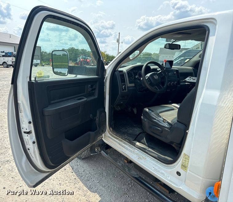 image for item OF9886 2012 Dodge Ram 5500HD utility / service truck