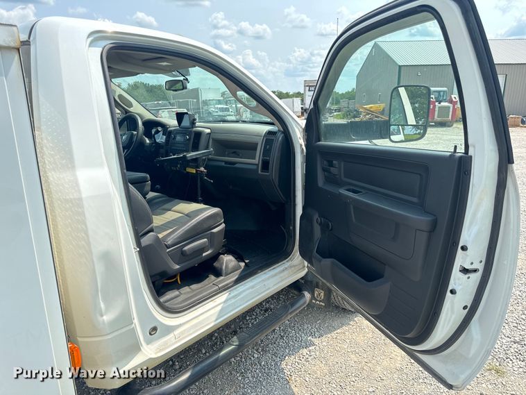 image for item OF9886 2012 Dodge Ram 5500HD utility / service truck