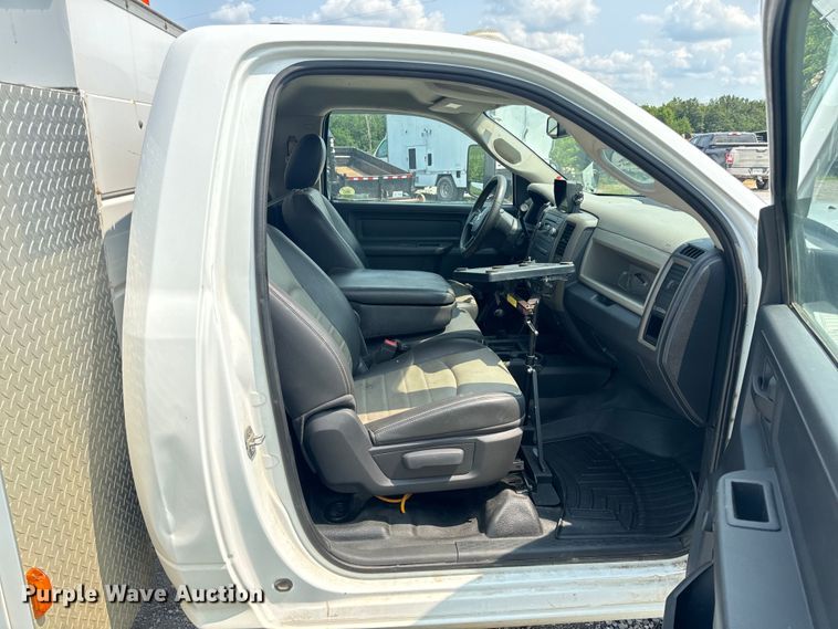 image for item OF9886 2012 Dodge Ram 5500HD utility / service truck