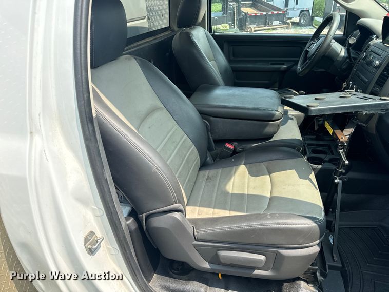 image for item OF9886 2012 Dodge Ram 5500HD utility / service truck