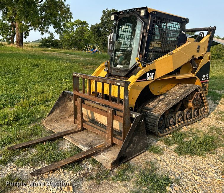 image for item OF9888 2004 Caterpillar  257B tracked skid steer loader