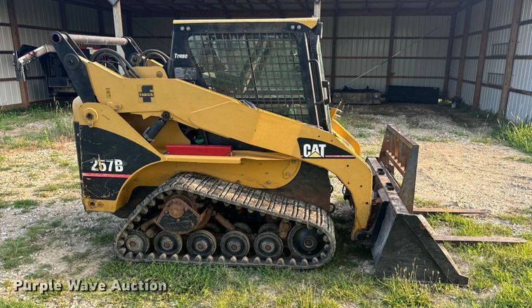 image for item OF9888 2004 Caterpillar  257B tracked skid steer loader