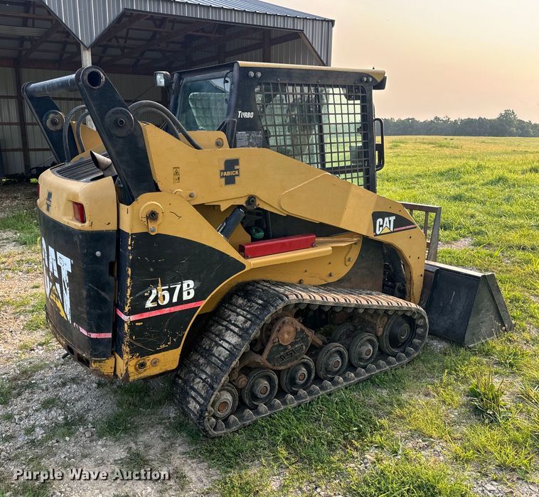 image for item OF9888 2004 Caterpillar  257B tracked skid steer loader