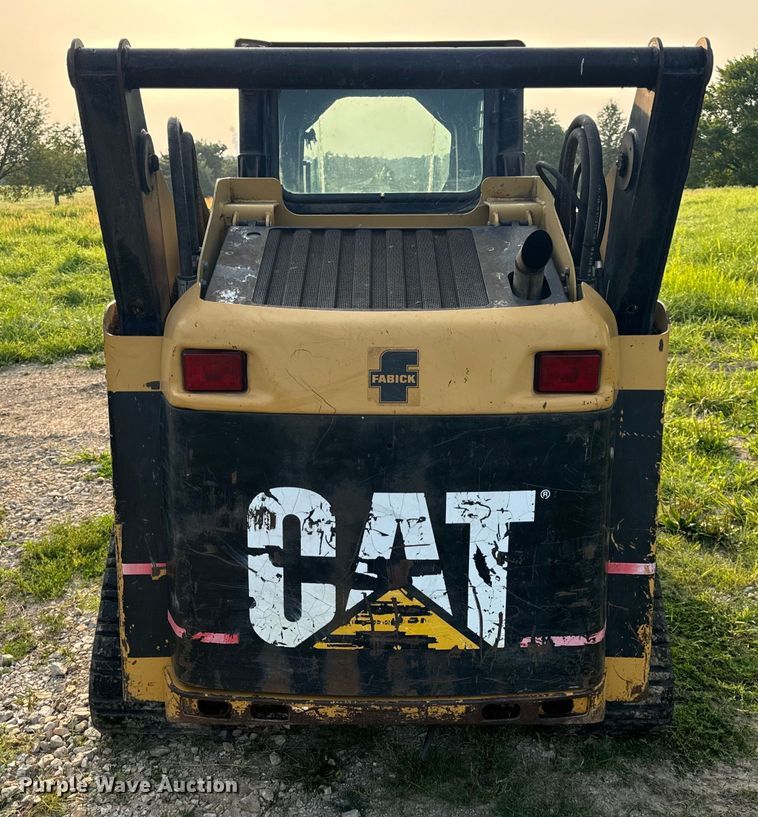 image for item OF9888 2004 Caterpillar  257B tracked skid steer loader