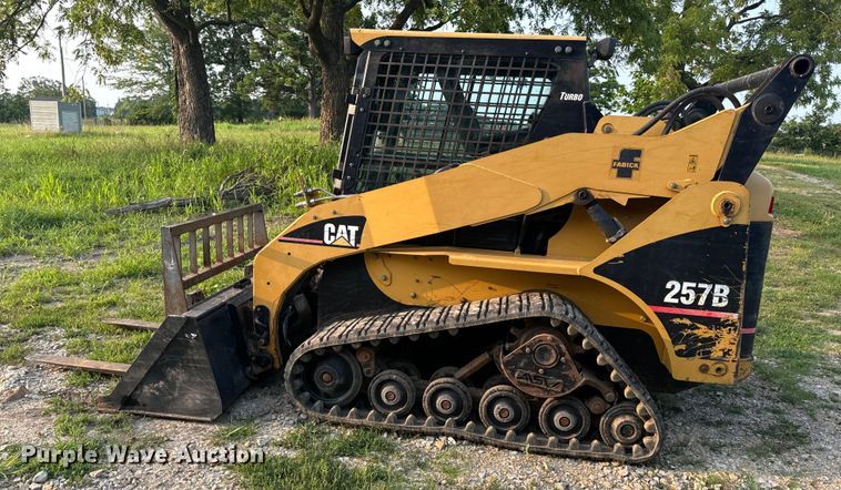 image for item OF9888 2004 Caterpillar  257B tracked skid steer loader