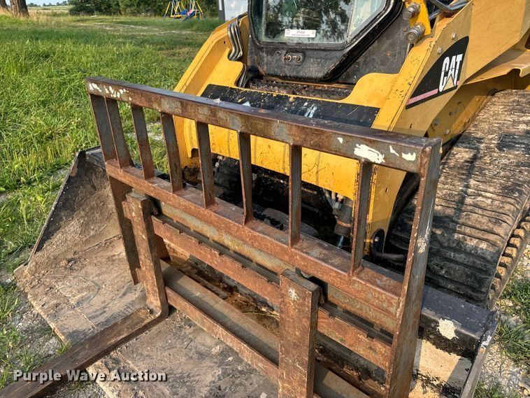 image for item OF9888 2004 Caterpillar  257B tracked skid steer loader