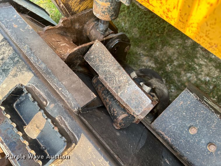 image for item OF9888 2004 Caterpillar  257B tracked skid steer loader