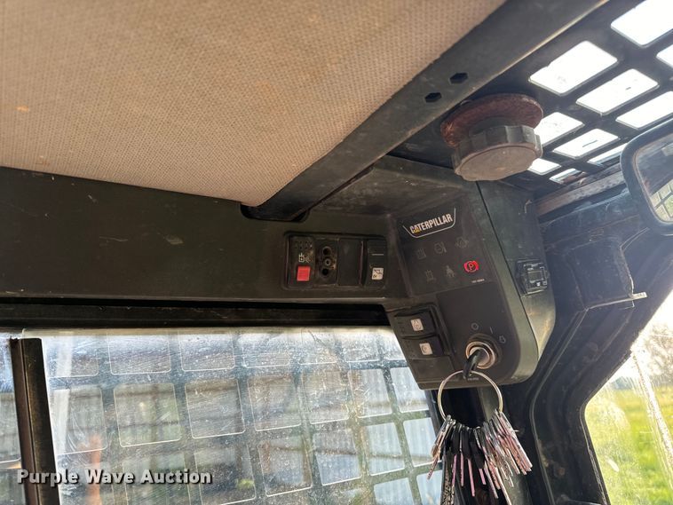 image for item OF9888 2004 Caterpillar  257B tracked skid steer loader