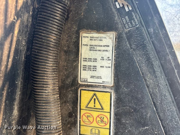 image for item OF9888 2004 Caterpillar  257B tracked skid steer loader